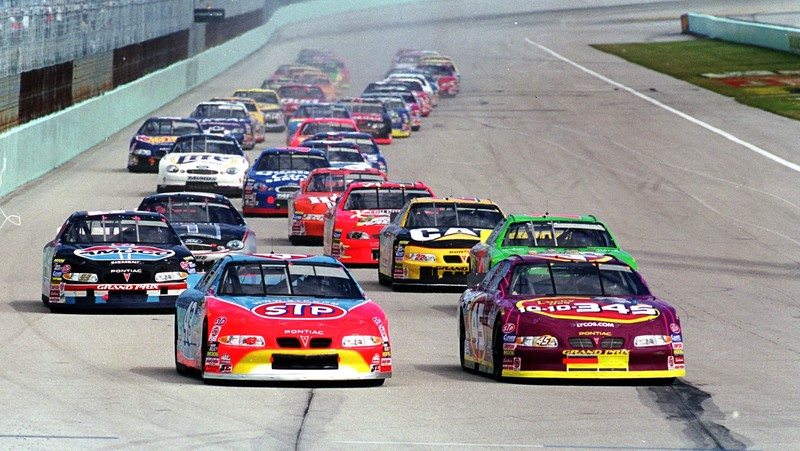 how much horsepower did a 1999 nascar have_6a893e30 994a 4d14 9447 e7055a583fc7