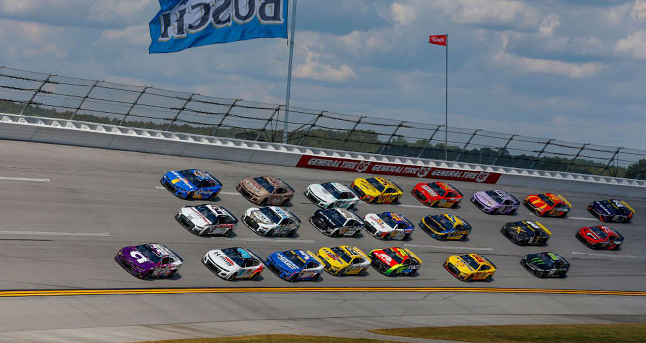 how much horsepower did a 1999 nascar have_f03026de 6f72 45da 89a9 e3f46d679ad6