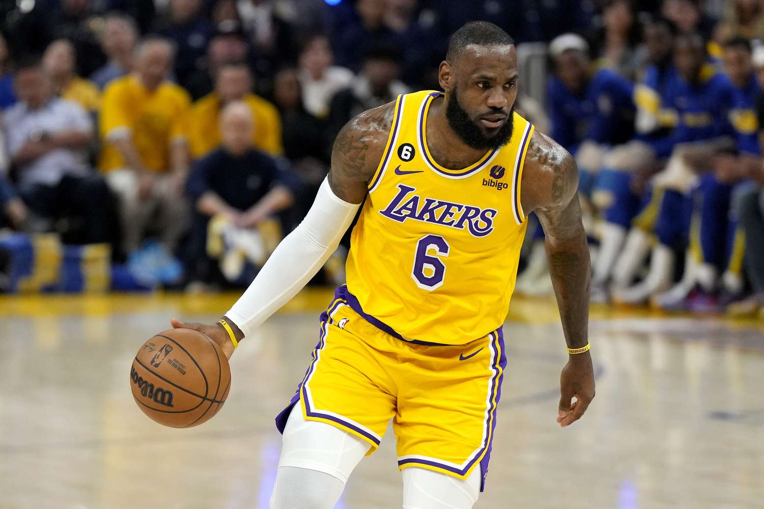 lebron james net worth_c9110e54 35a0 4e12 b77b 26afa2630764