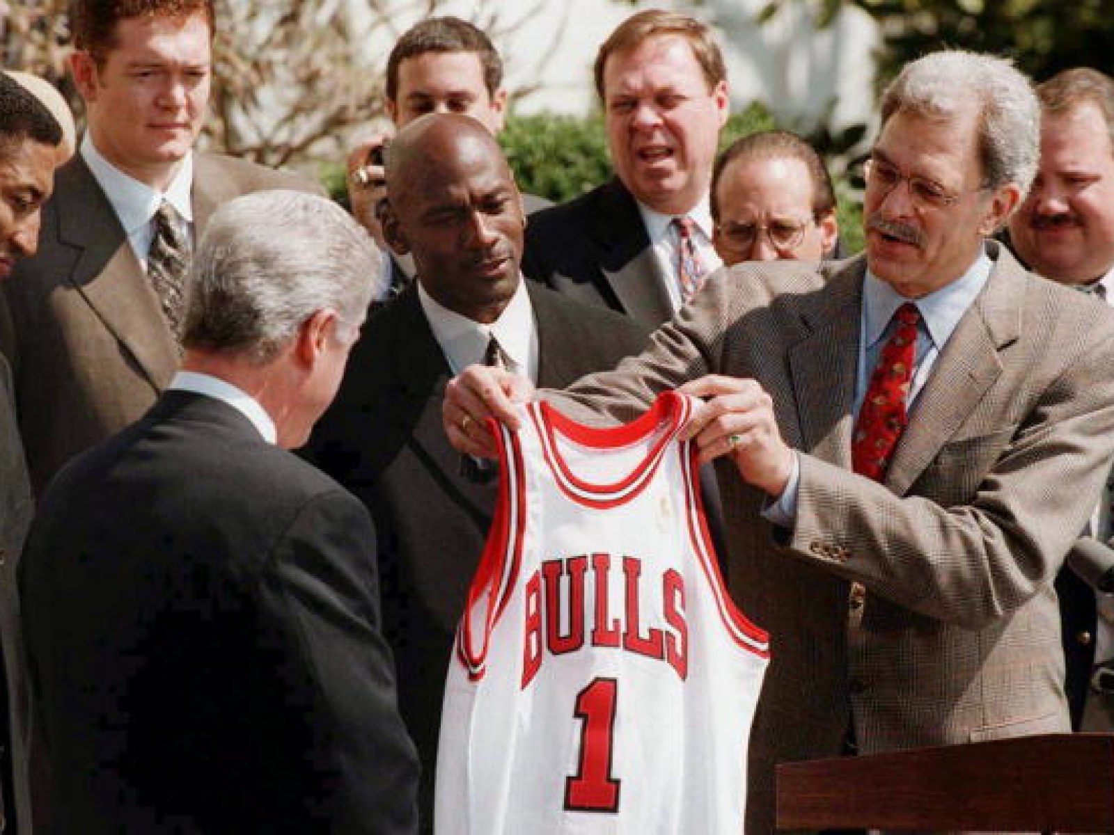 phil jackson leadership on and off the court_3a84ba7a dd37 4862 bc7f 5fa3a295ca6a