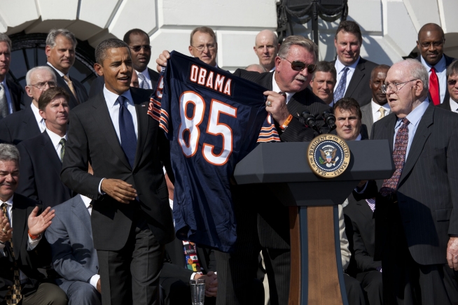 1791644401949_Mike 20Ditka 20presents 20President 20Barack 20Obama 20with 20his 20Own 20Chicago 20Bears 20Jersey